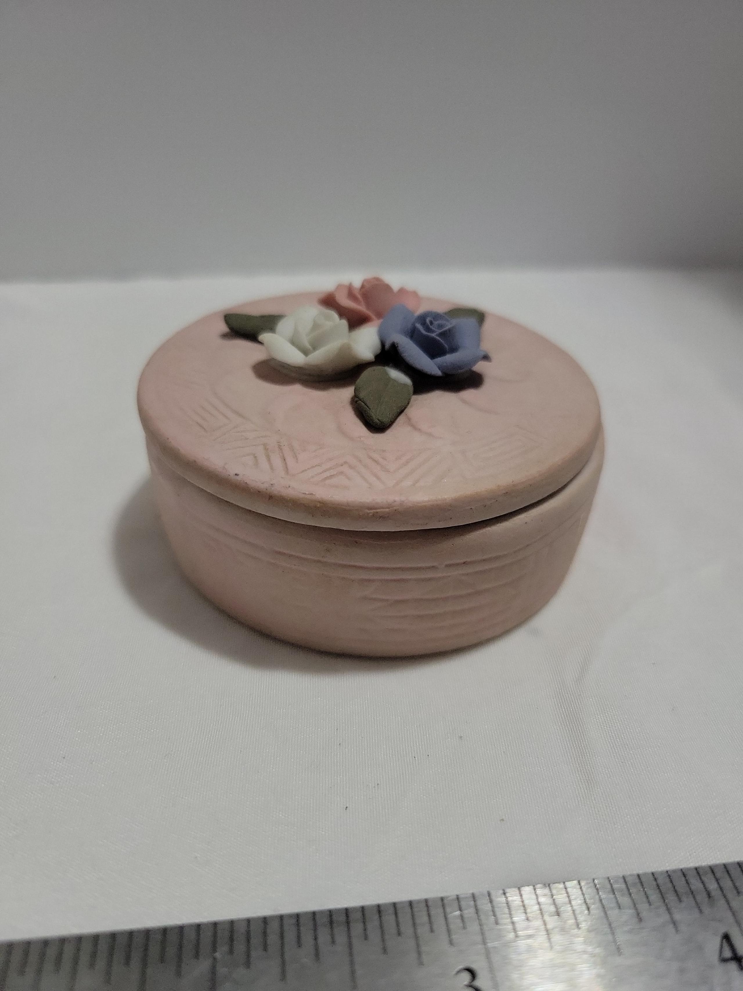 Vintage ceramic trinket box, pink