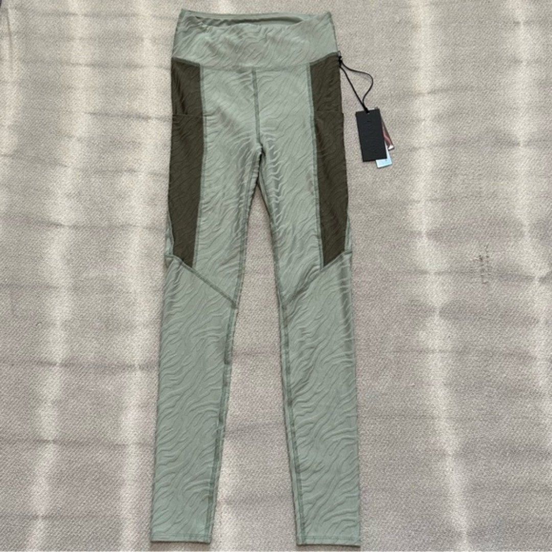 Twenty Montreal 3D Active Hyperreality Knit Leggings Small NWT