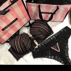 NWT! Victoria’s Secret Very Sexy Collection Black Lace & Satin Bra & Panty Set L