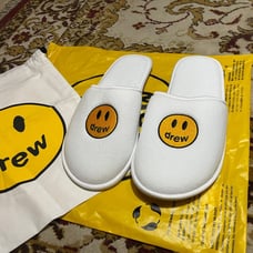 Drew house White mascot slippers Size S/M