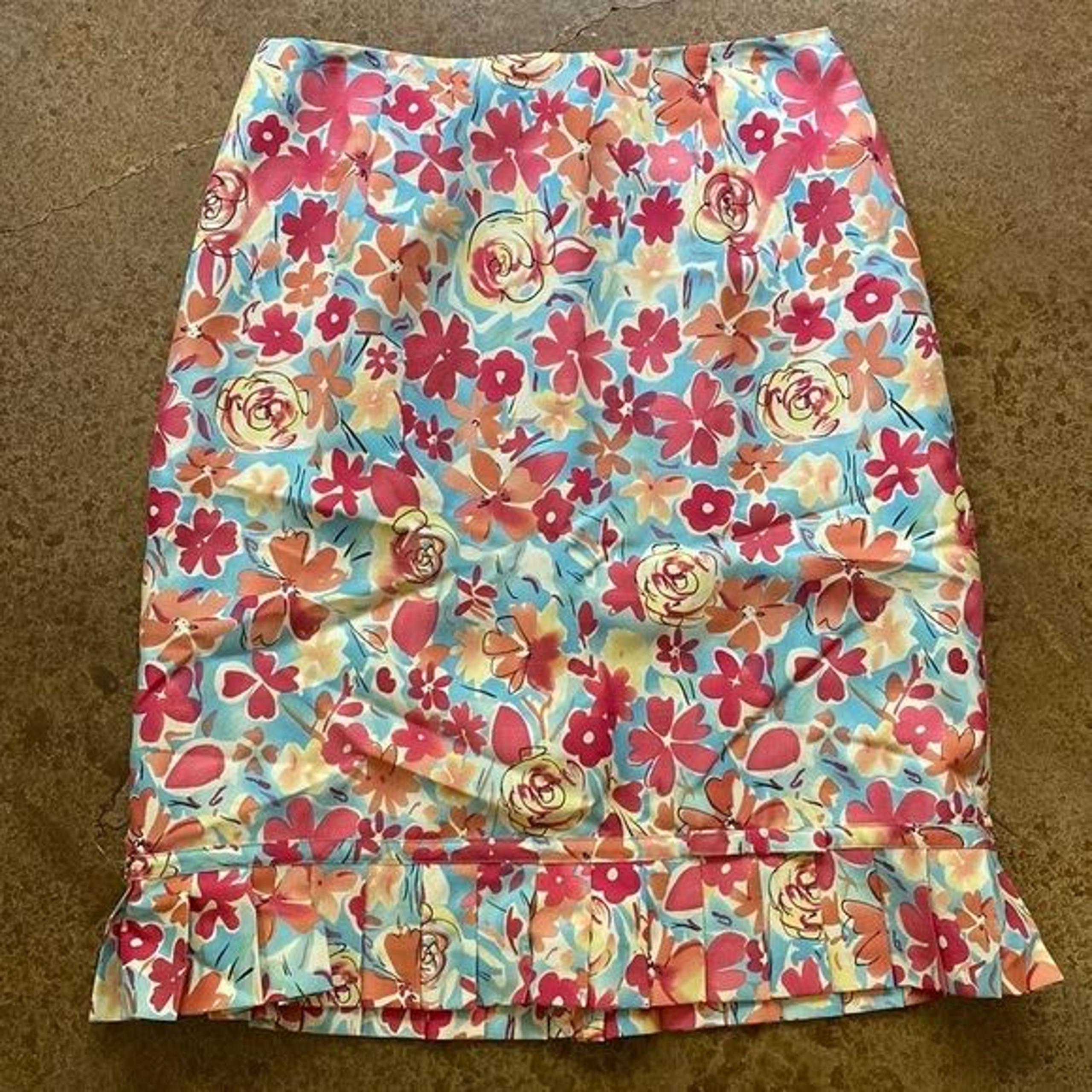 HAROLD’S light blue and pink floral silk pleated hem pencil skirt