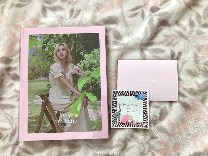 Yes, I Am Mina [TWICE MINA] Photobook Pink Ver.