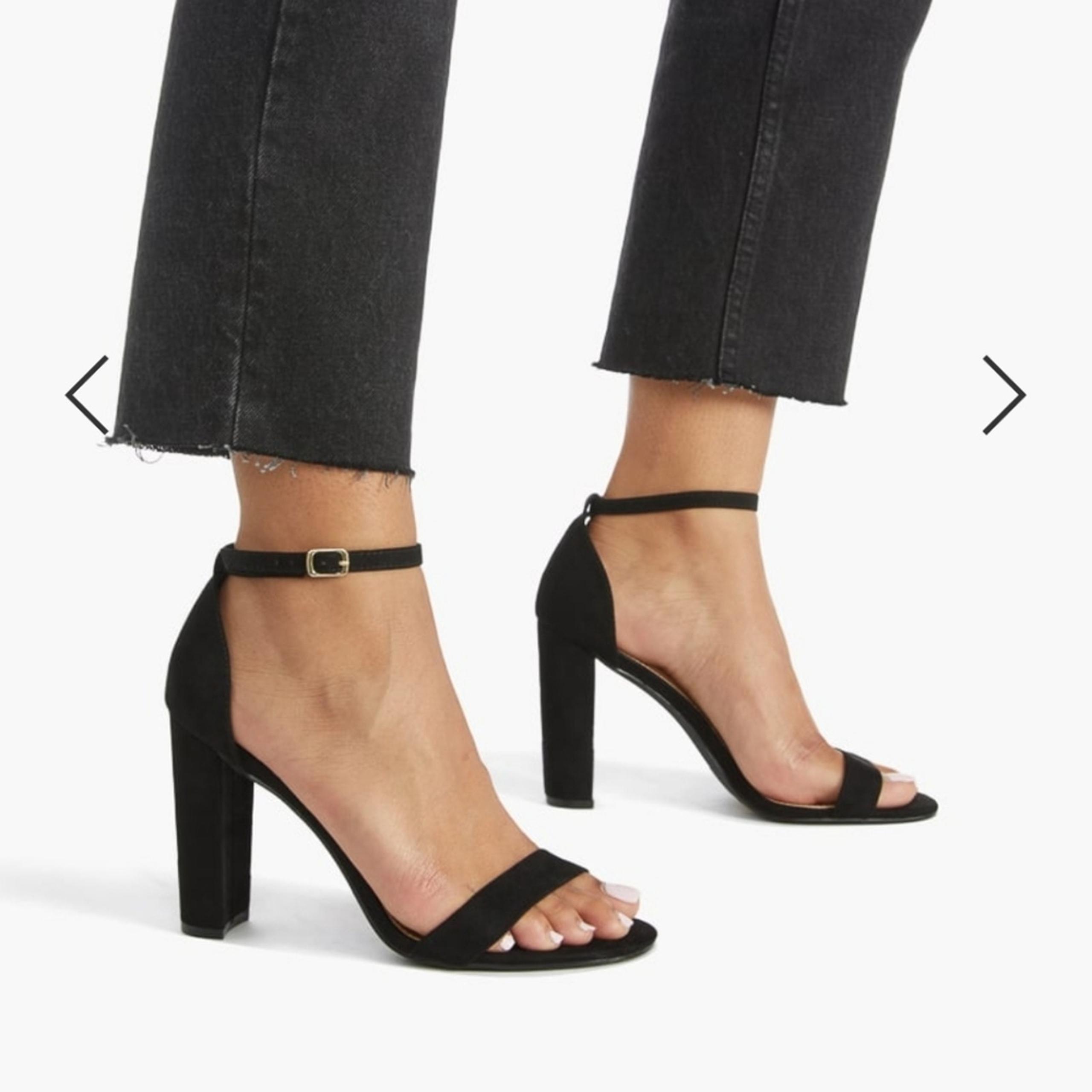 Shoedazzle Lyvia Classic Heeled Sandal. Black. Size 10. New.A classic two-stra