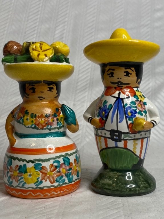 Artisan Studio Mexico man/woman shaker