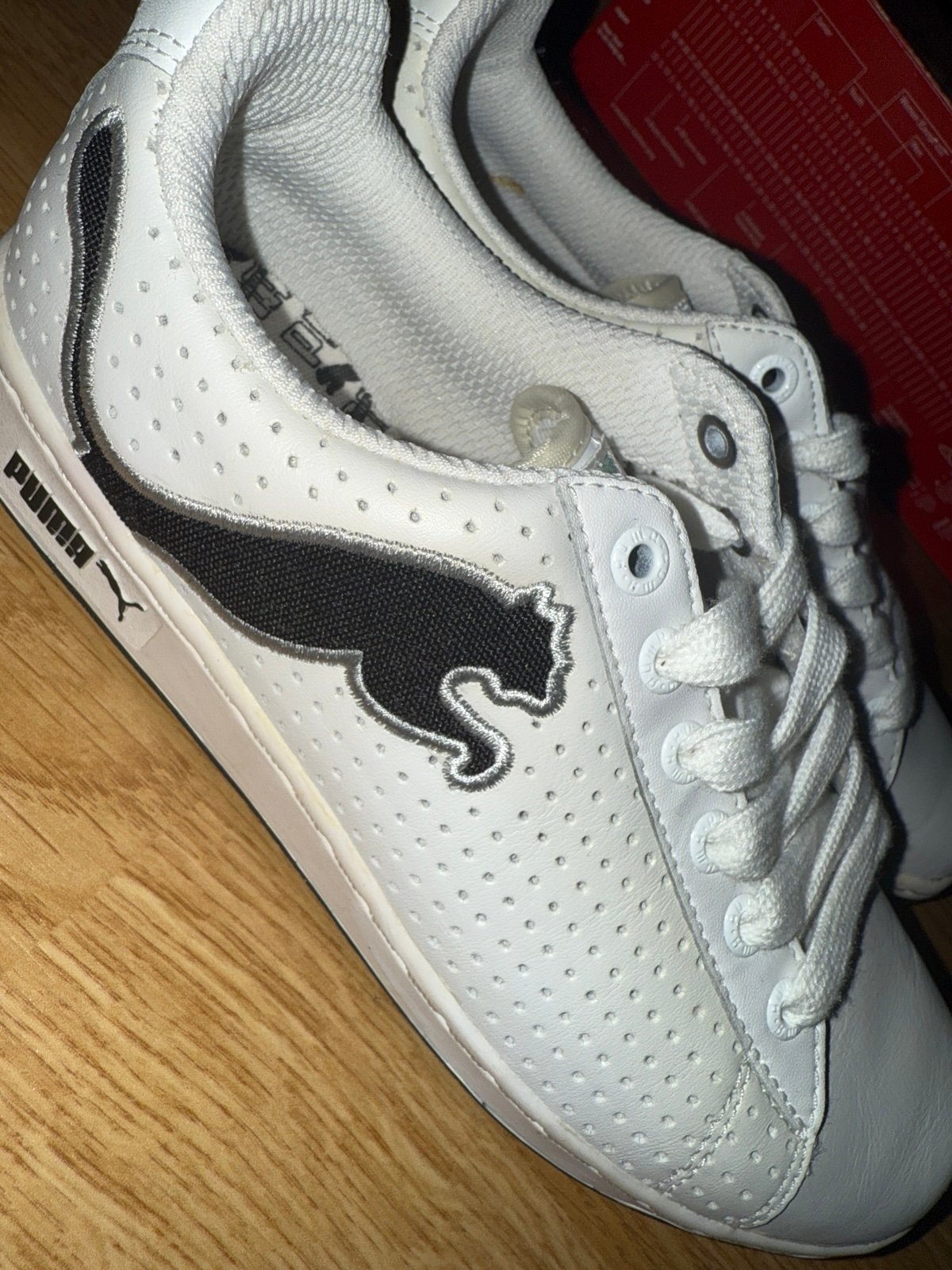 Pre-Loved: Puma Palermo III Size Woman’s US 7 Color: White, Black, Silver Detail