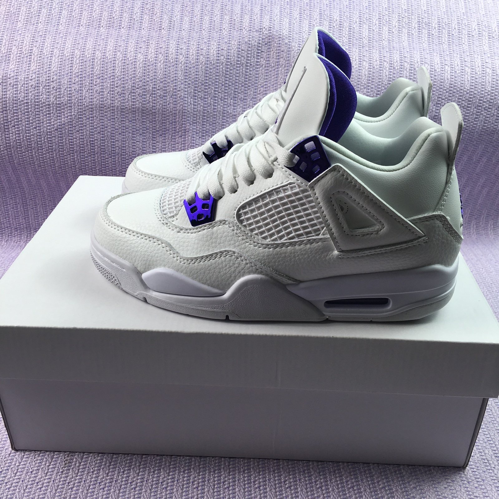 Nike Air Jordan 4 us 7 women