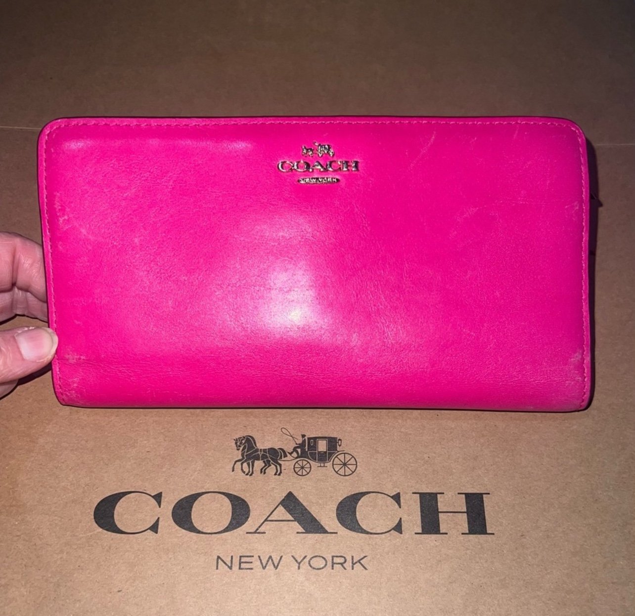 COACH Slim Wallet in Hot Pink Soft Leather Gold Hardware Pre owned AUTHENTIC