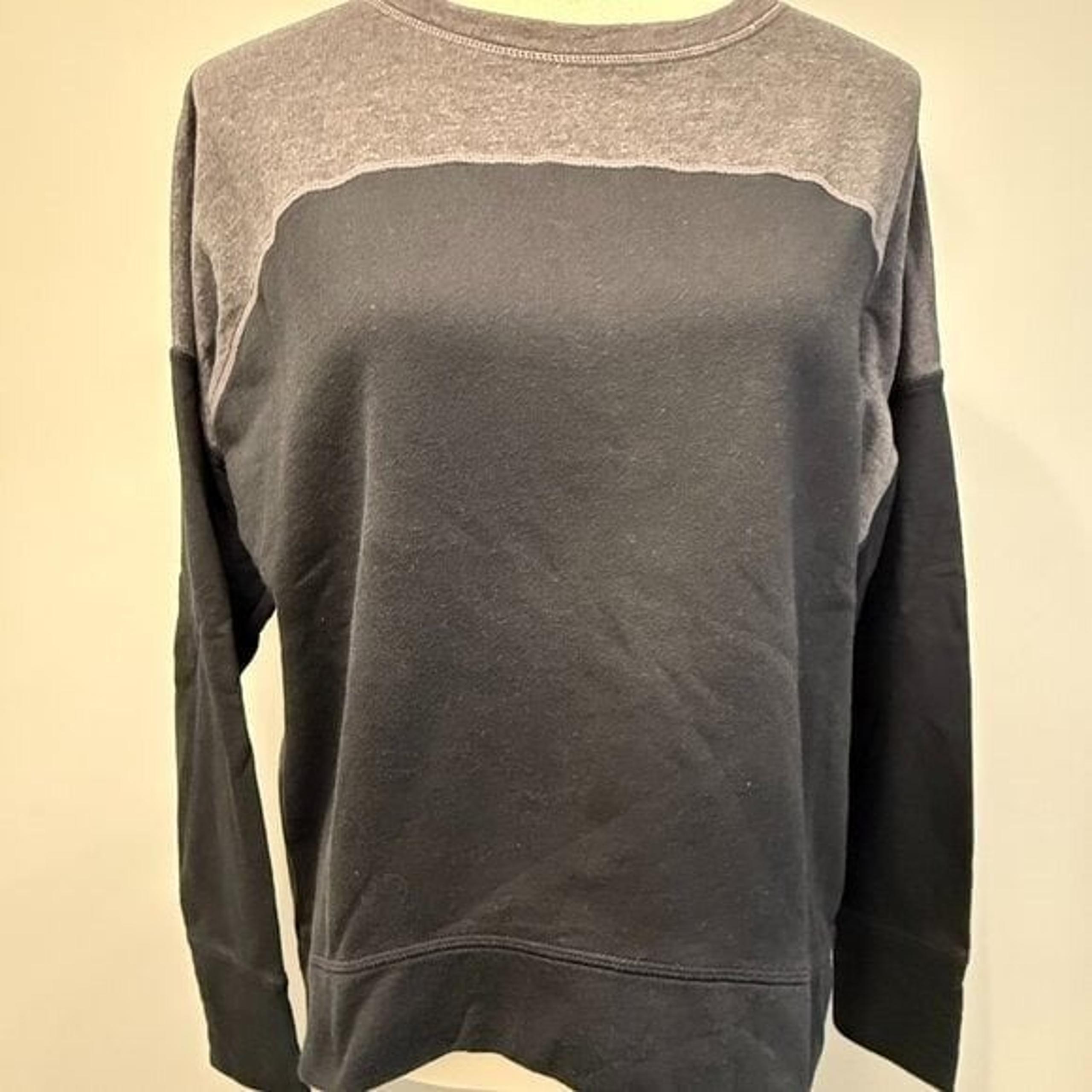 Champion women's medium black/gray fleece lined sweatshirt MSRP $60