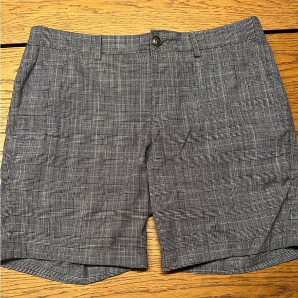 Club Monaco Baxter Fit Shorts