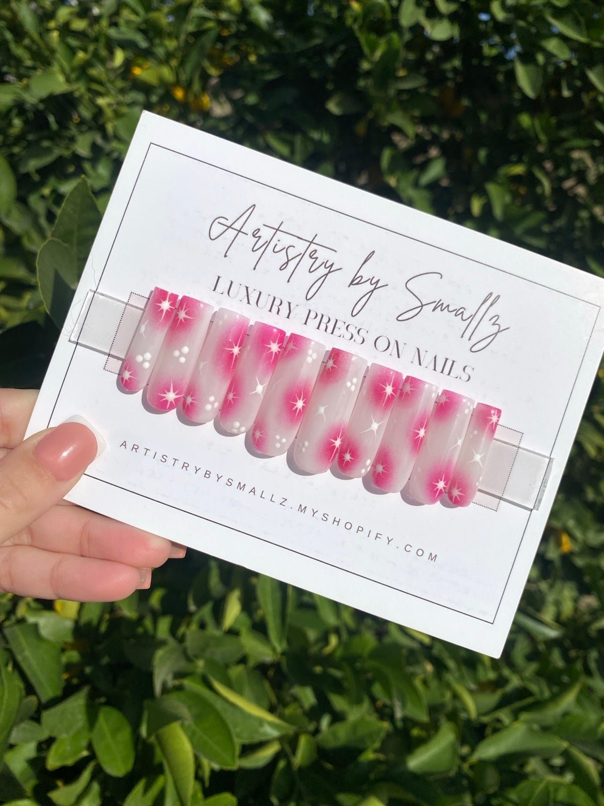 Press on nails