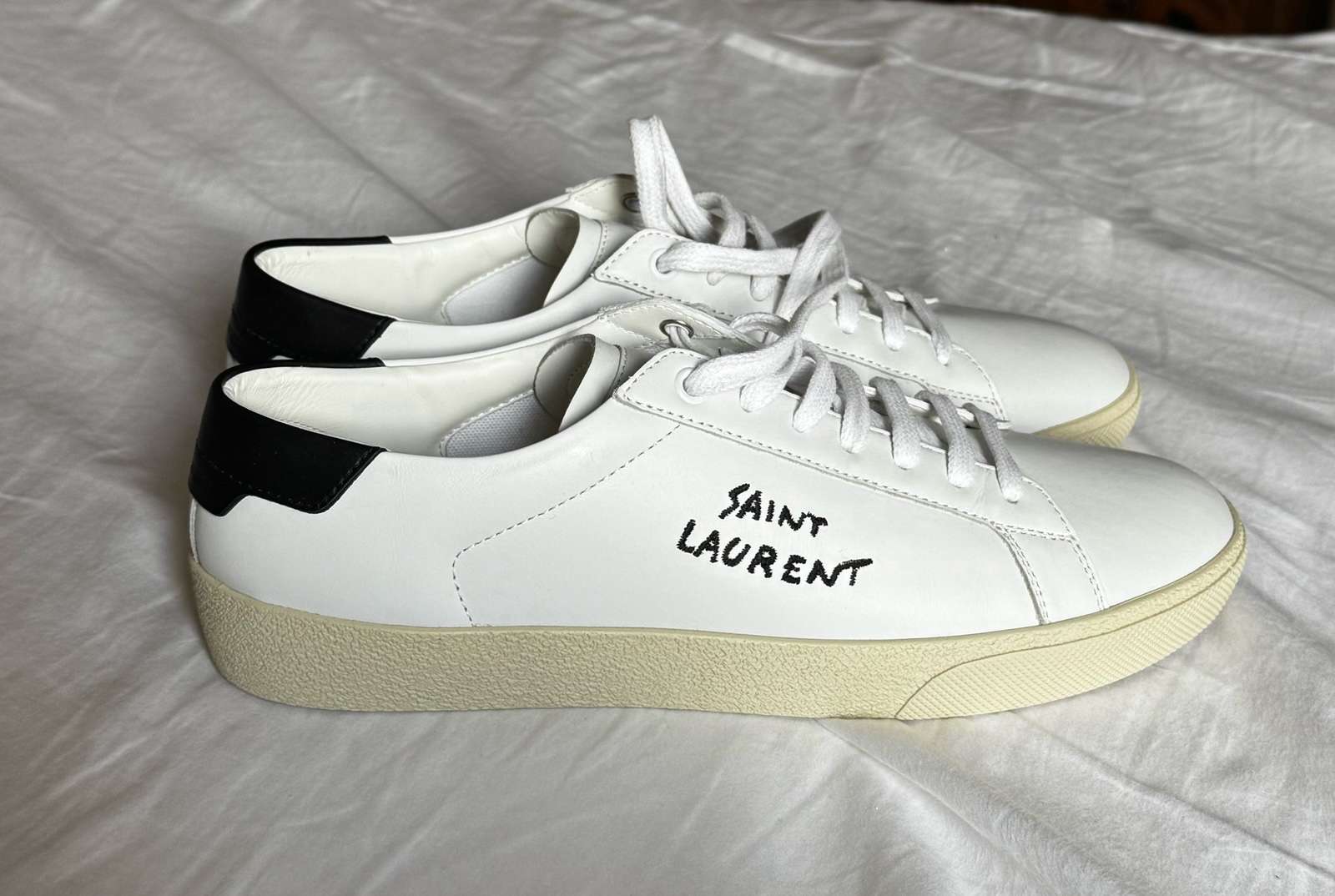 【関税＆送料込み】Saint Laurent Court Sl/06 Sneakers With Court Classic SL/06 leather sneakers in white - Saint
