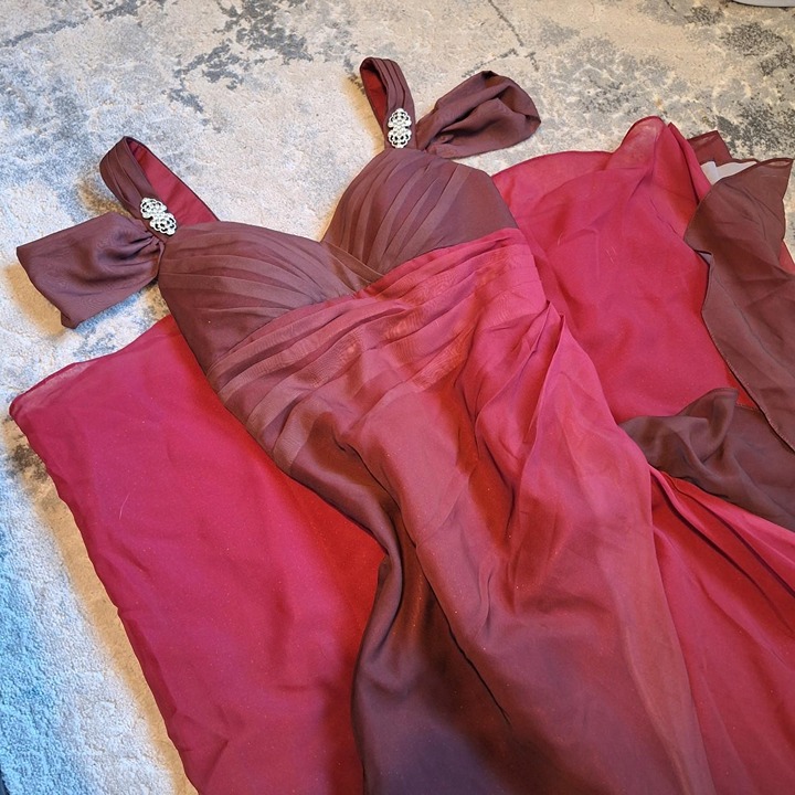 red prom dress