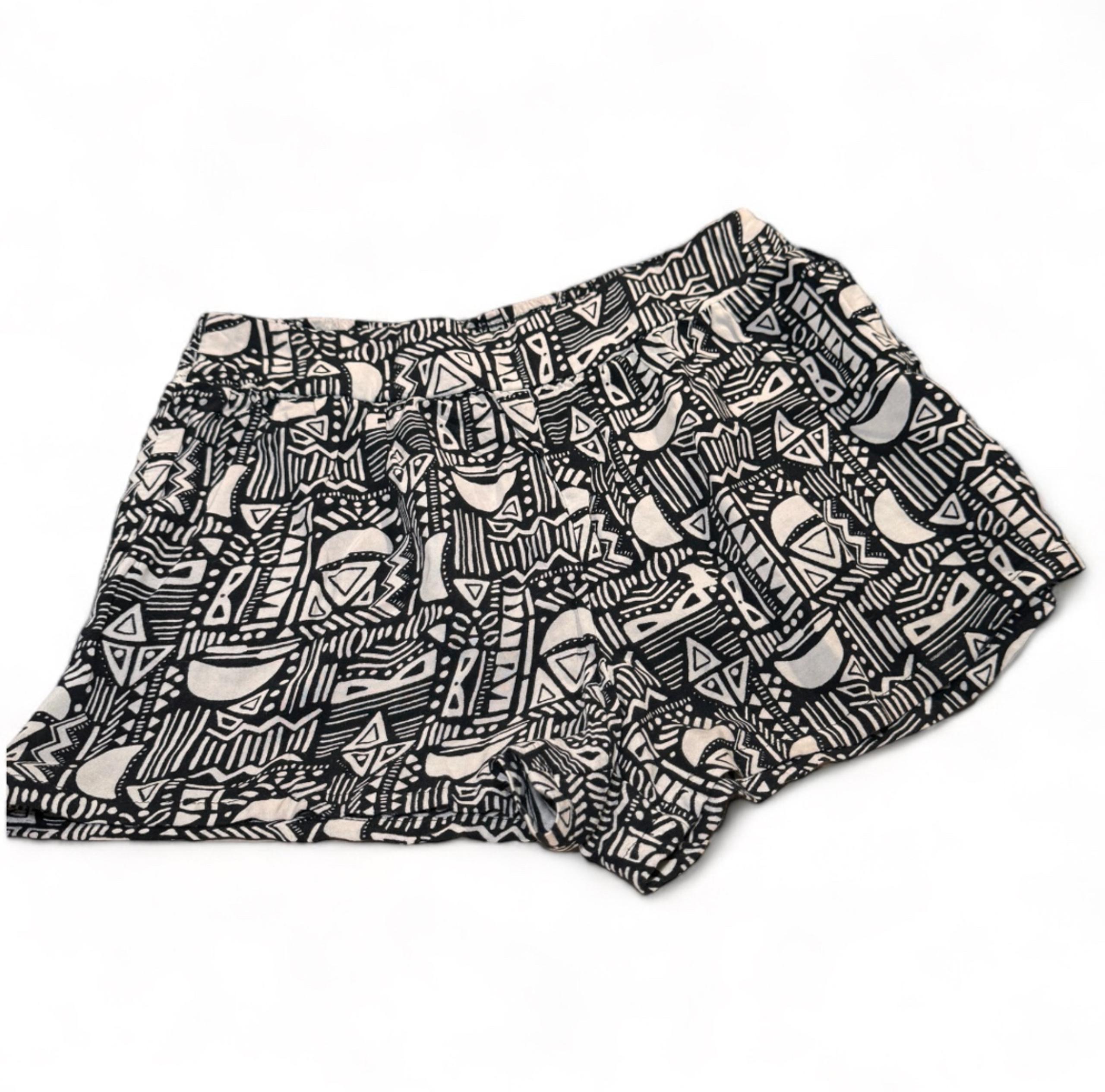 Forever 21 - Black/White Tiki shorts- womens XS