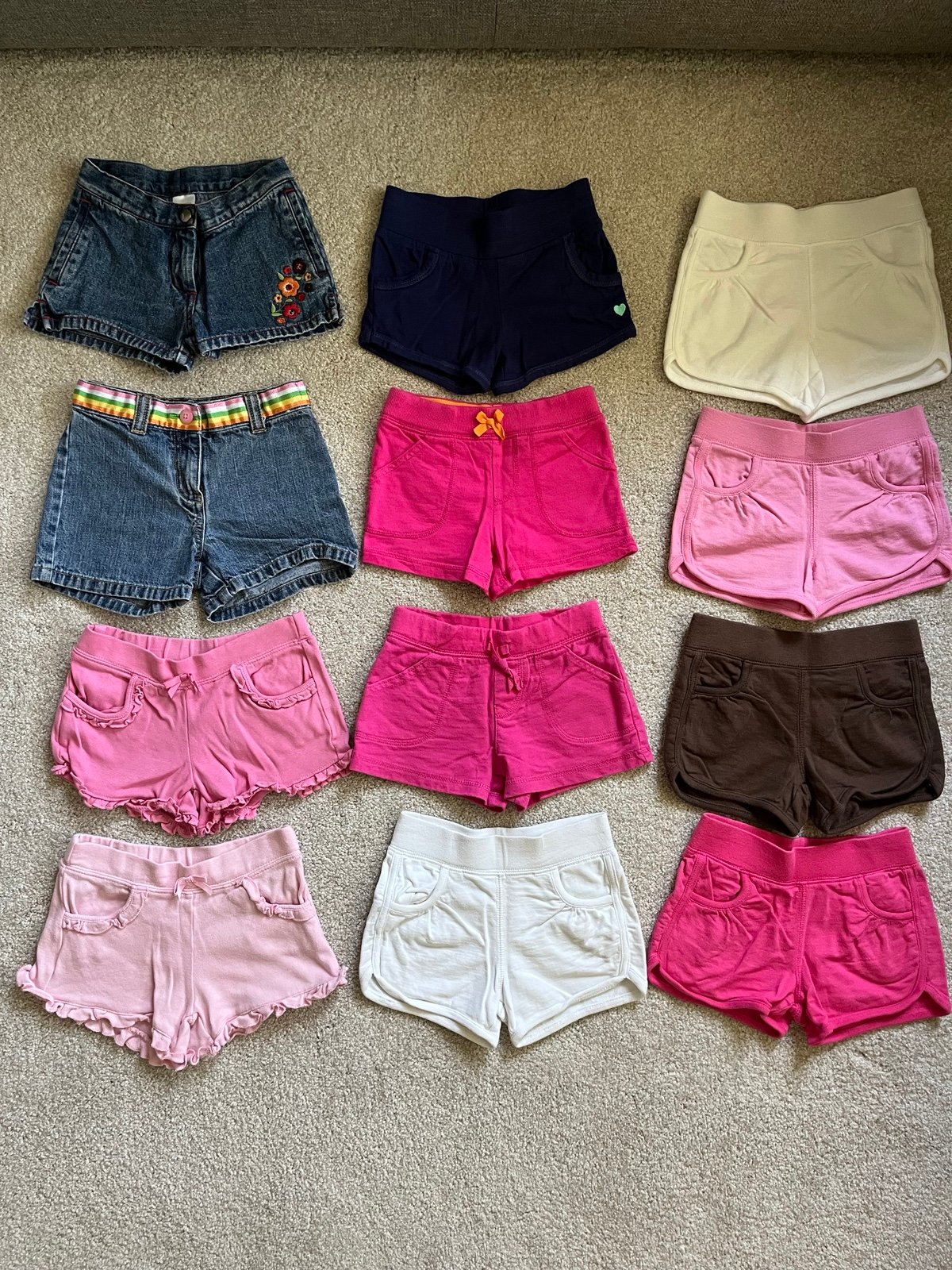 Lot of 12 Pairs of Size 3T Shorts Gymboree, Carters, and Old Navy