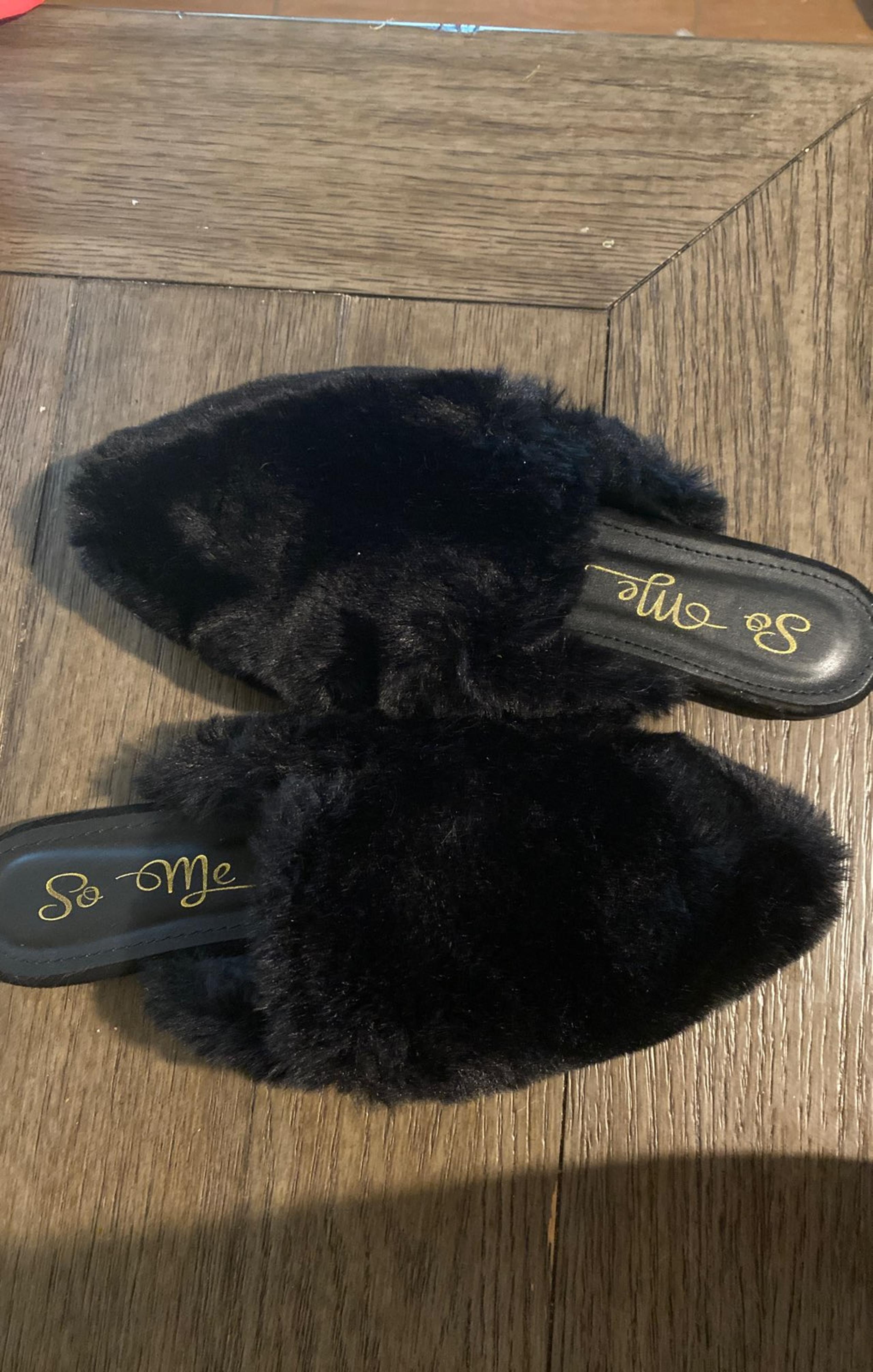 FOREVER 21 faux fur slip on, pointed toe