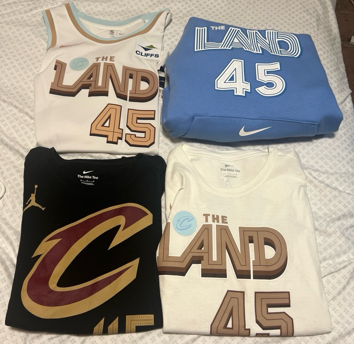 Cleveland Cavaliers Donovan Mitchell Bundle