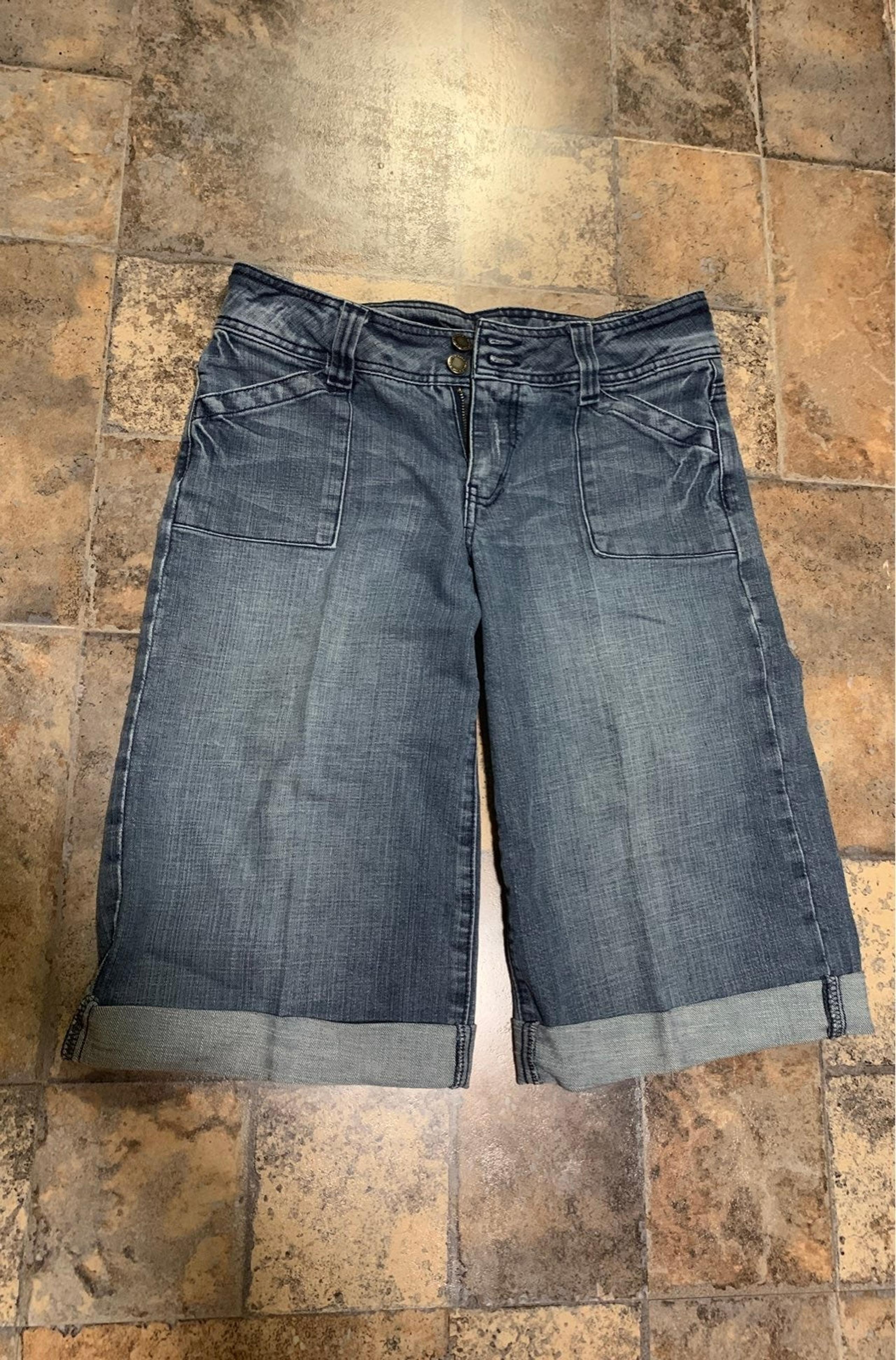 Jean Shorts Apt. 9 size 6 womens stretch