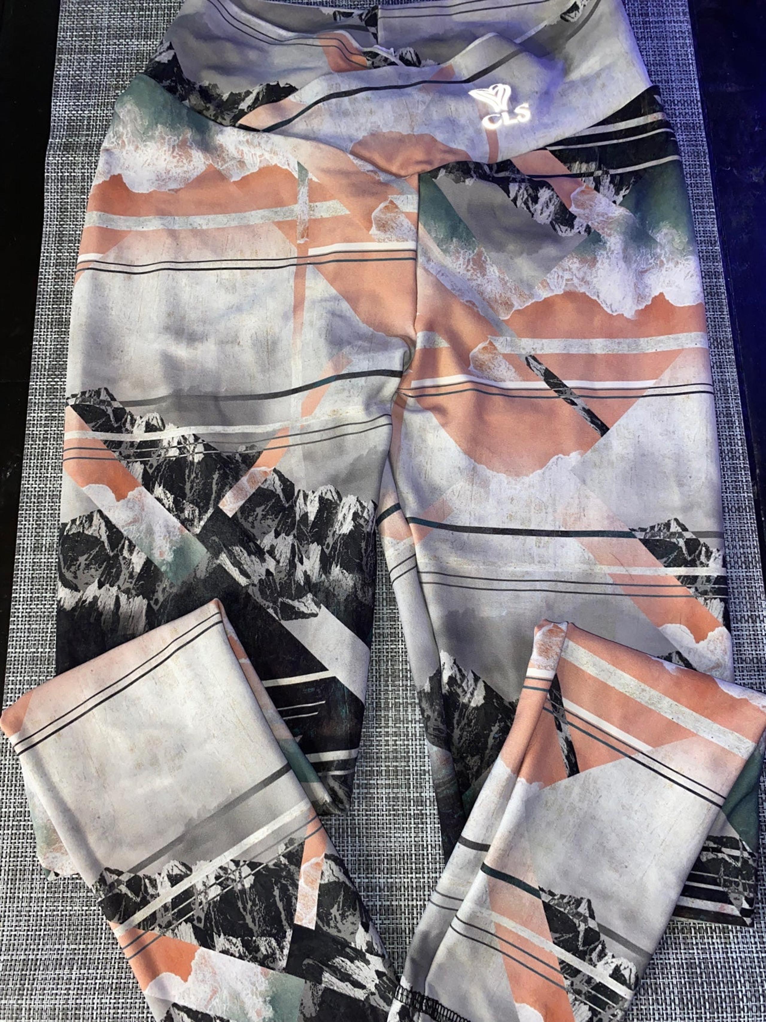 CLS sportswear print leggings