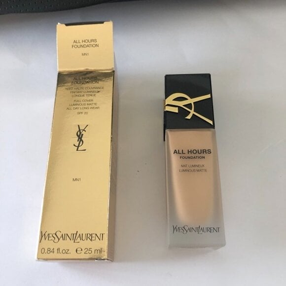 YVES SAINT LAURENT All Hours Foundation - MN1