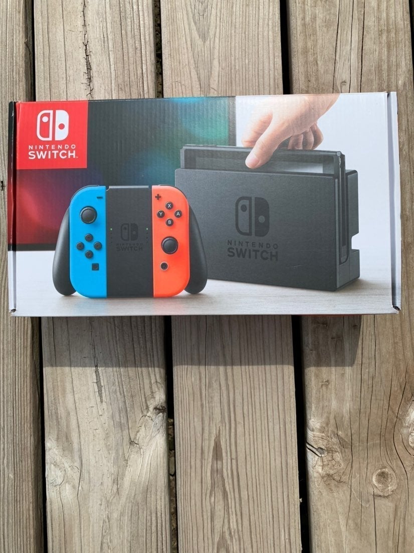 Nintendo switch console + Donkey Kong Co