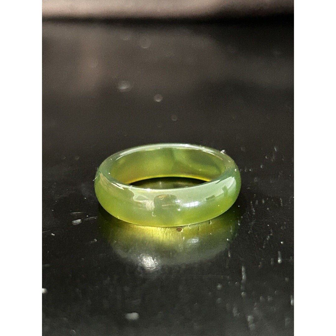 Vintage Ring Size 7.5 Green Bakelite Jade Glass