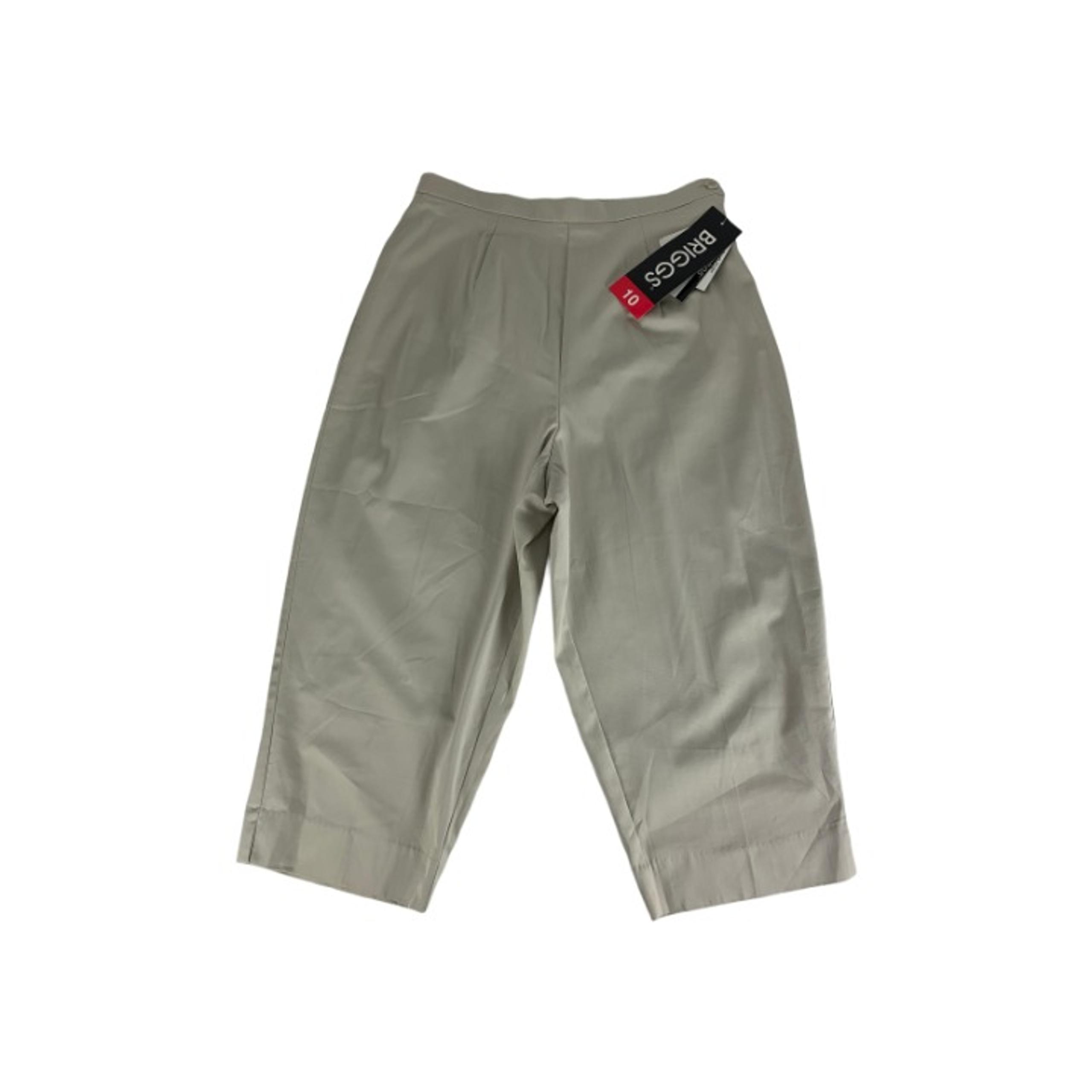 BRIGGS NWT Stretch Capri Pants 10 125-c3