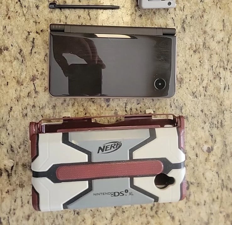 Nintendo DS XL Handheld Console, Charger, 4gb Sd Card NO NERF CASE Tested