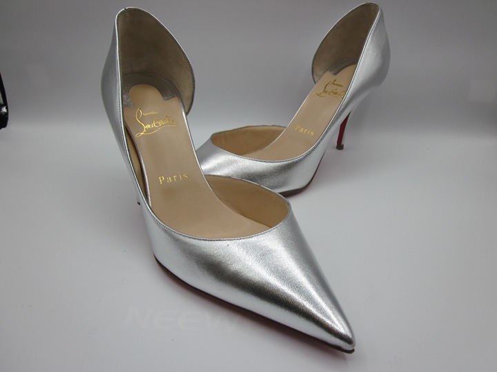 Authentic Silver Christian Louboutin leather pumps size 38.5