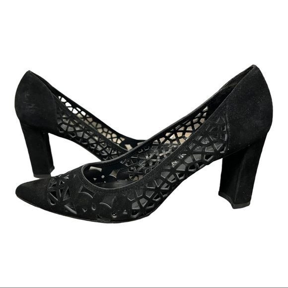 STUART WEITZMAN CutUpTown Black Laser Cut Suede Pumps | Heels Size 6