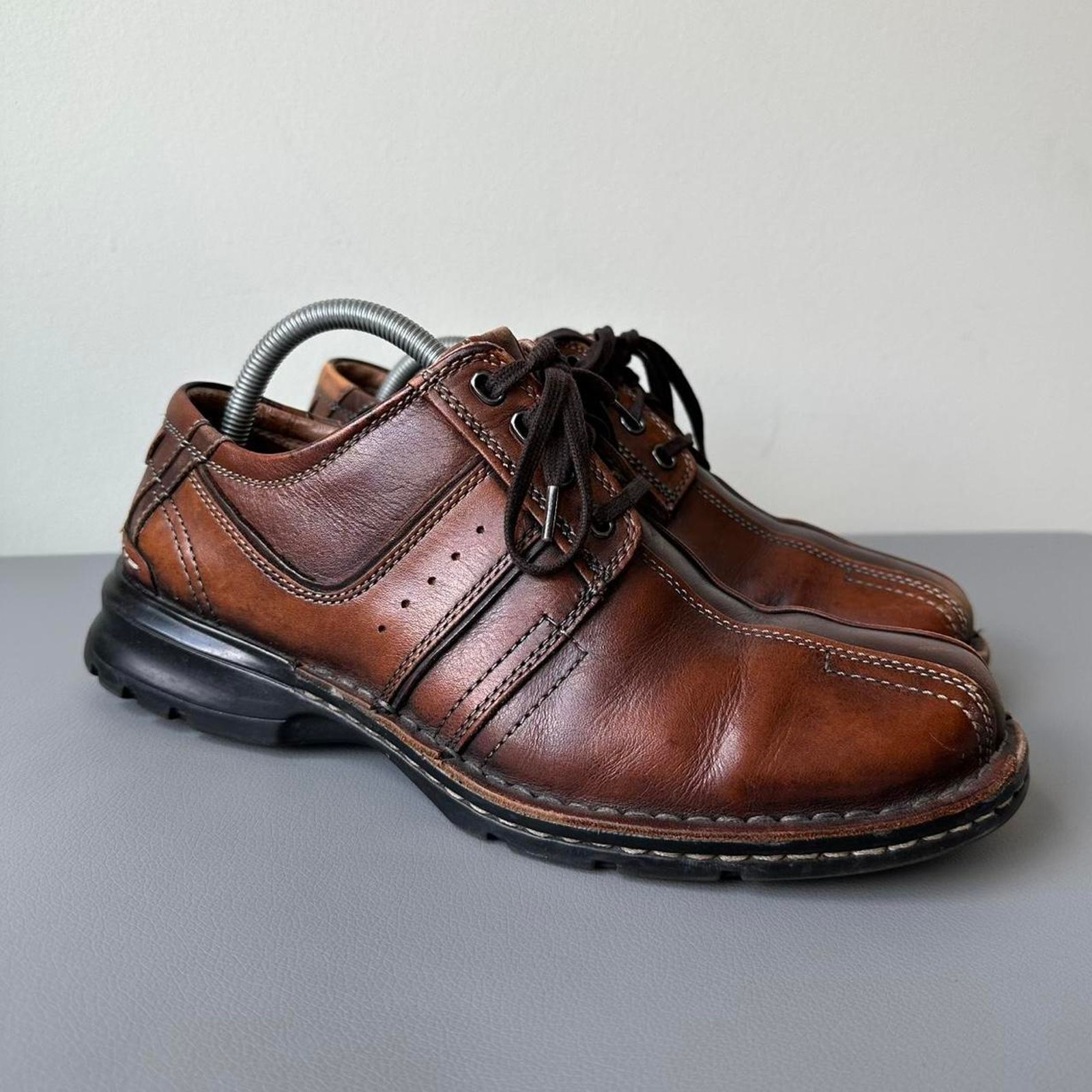 Vintage Brown Leather Clarks Square Toe Lace Up Dress Shoes