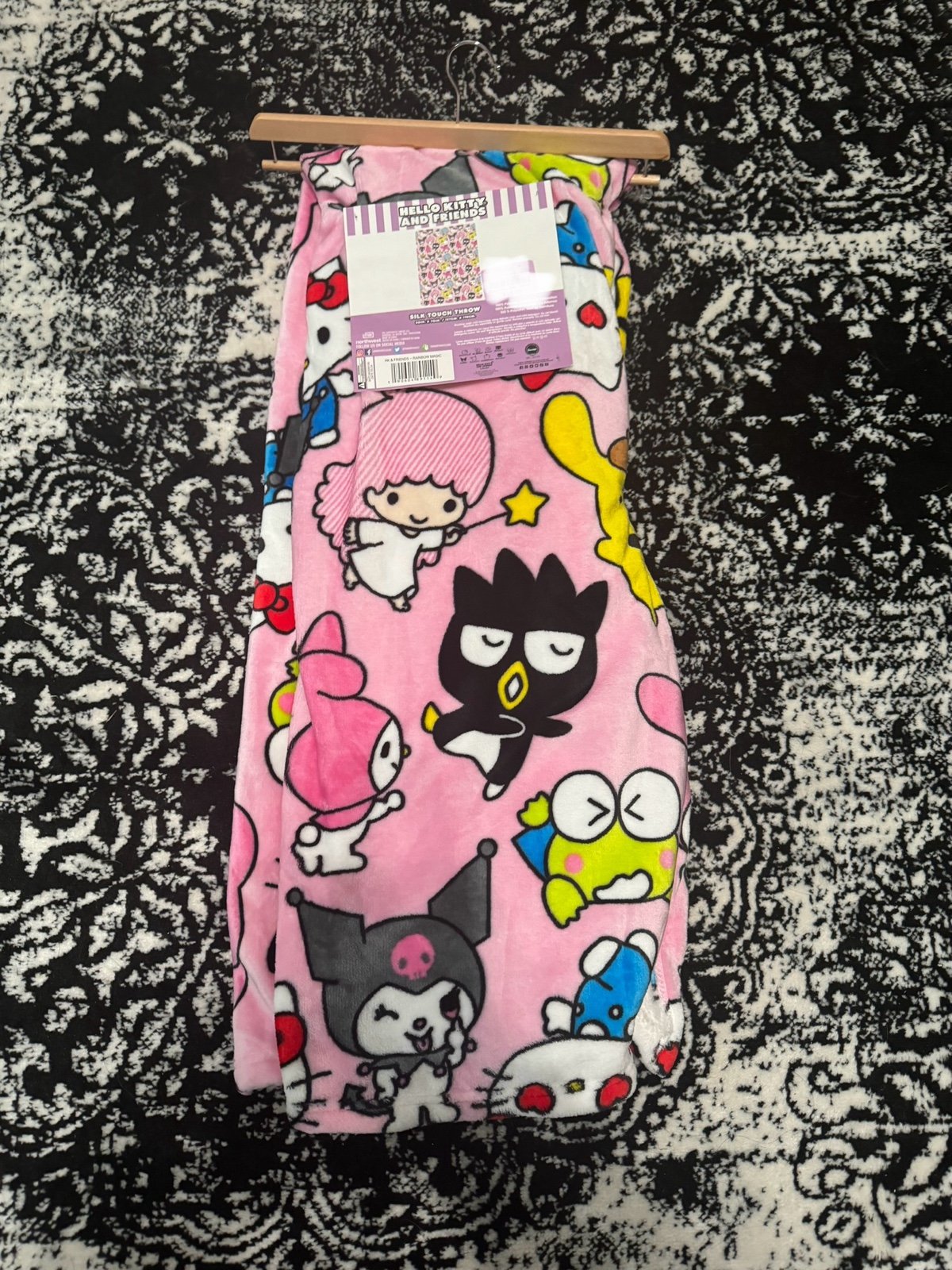 Sanrio Hello Kitty and Friends 50” x 70” Silk Touch NEW!!