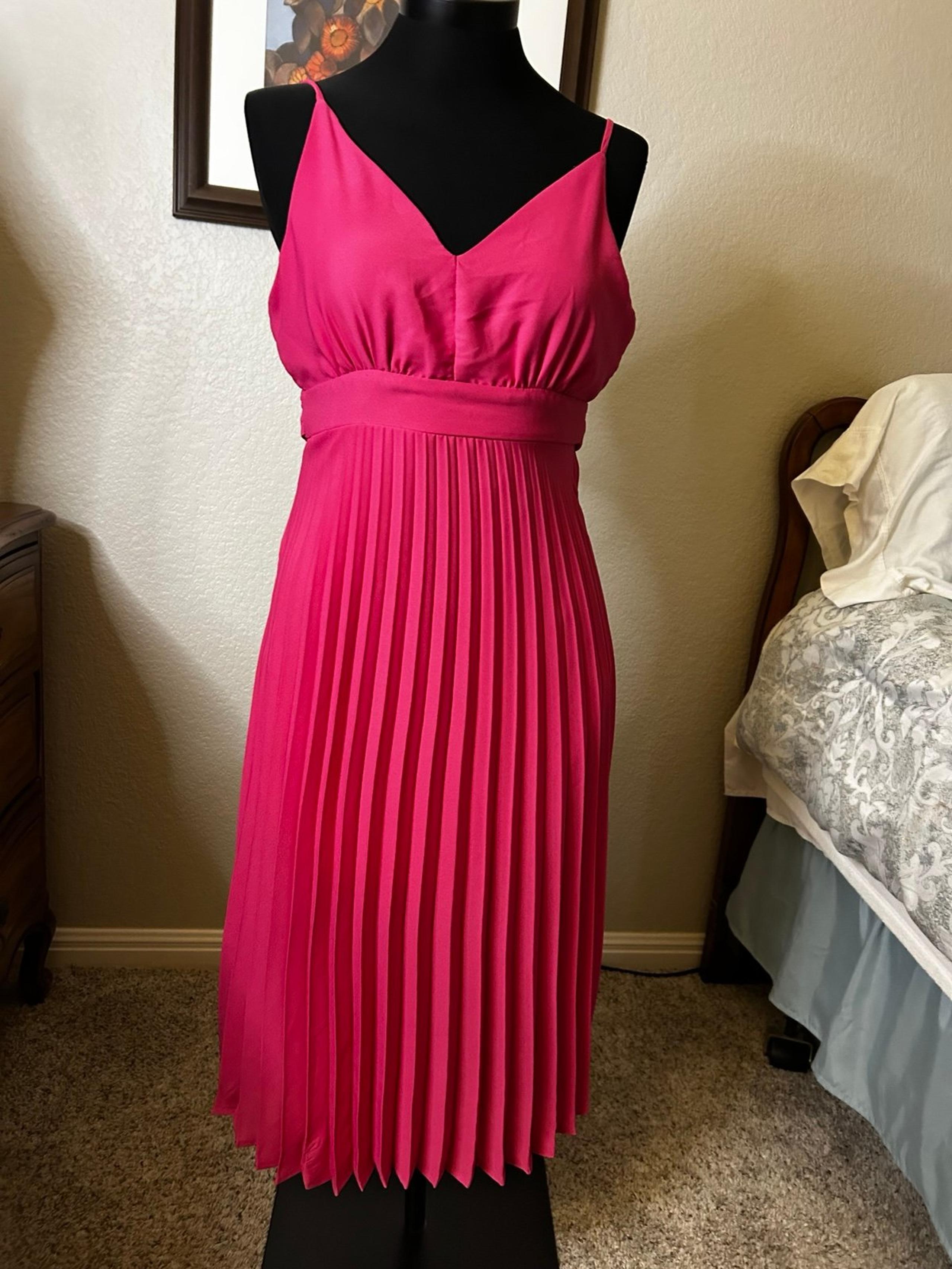 Jessica Simpson lipstick pink pleated sleeveless dress. Size S. NWTGS.