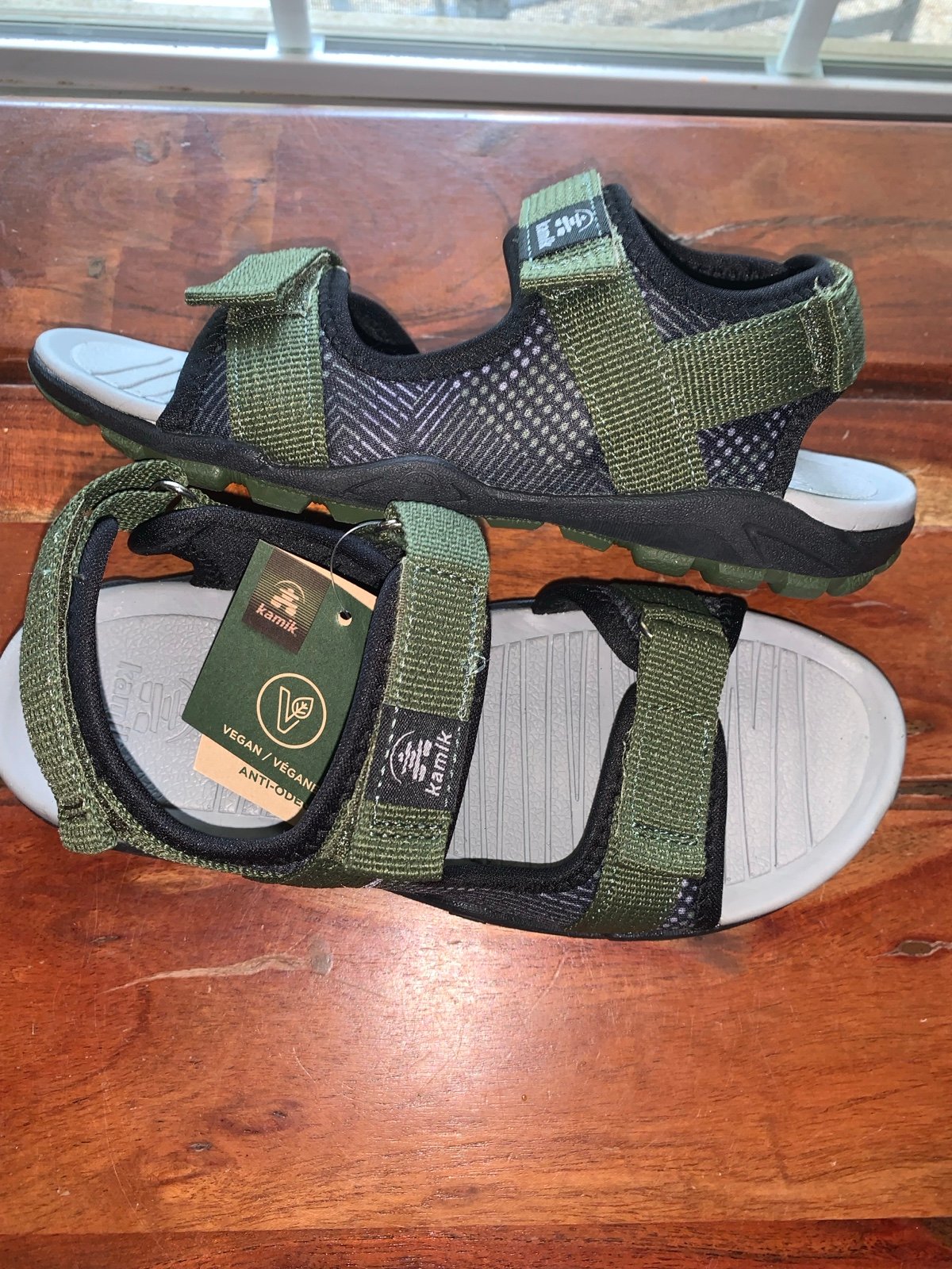 Kamik sandals size 2