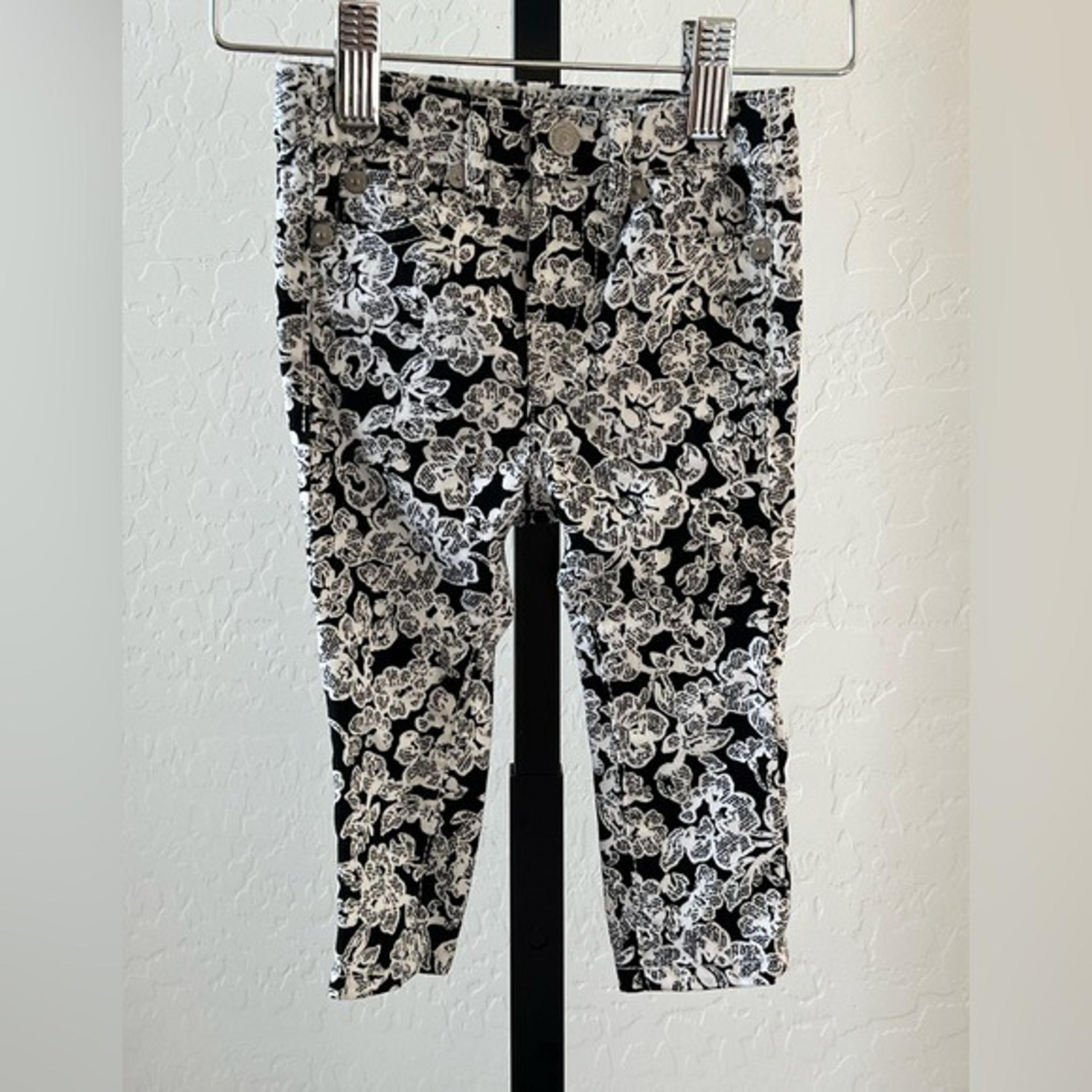 7 For All Mankind Black and White Floral Lace Print Jeans 12m
