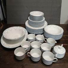 MIkasa Couture Collection Fine Fountainbleau 44 pieces