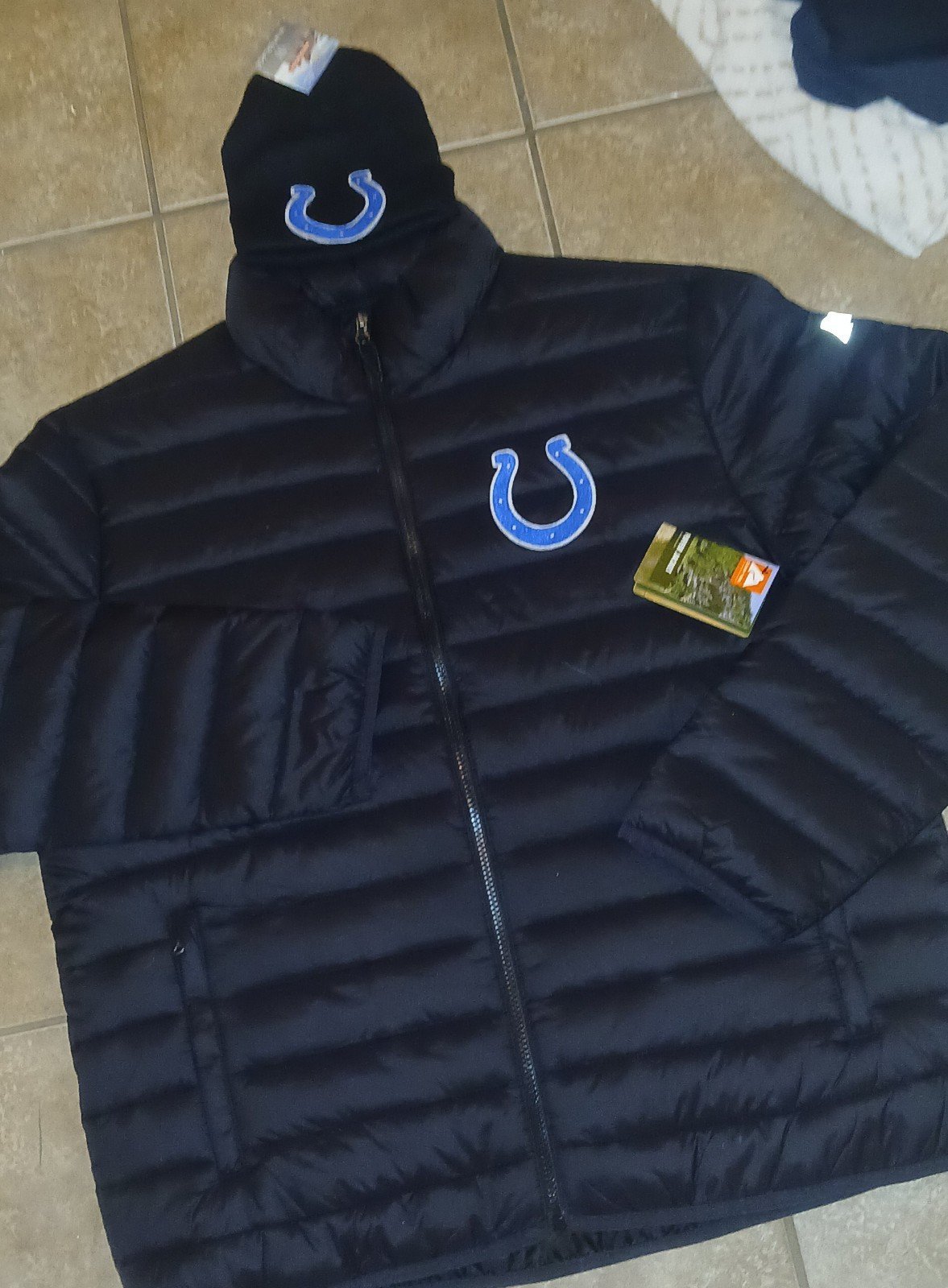 Indianapolis Colts Full Zip Puffer Jacket Coat Winter Knit Hat Beanie Cap Bundle