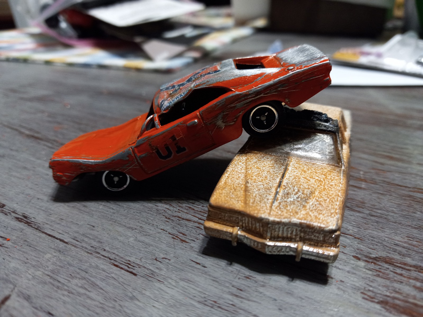 Custom jumped general lee and cop car. 1/64 scale.