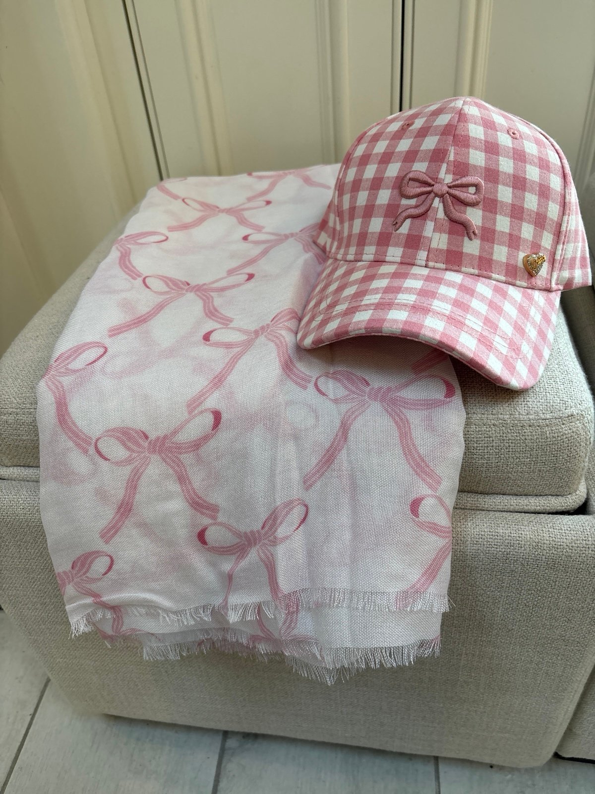 PINK BOW SCARF & JUICY COUTURE PINK GINGHAM BASEBALL CAP