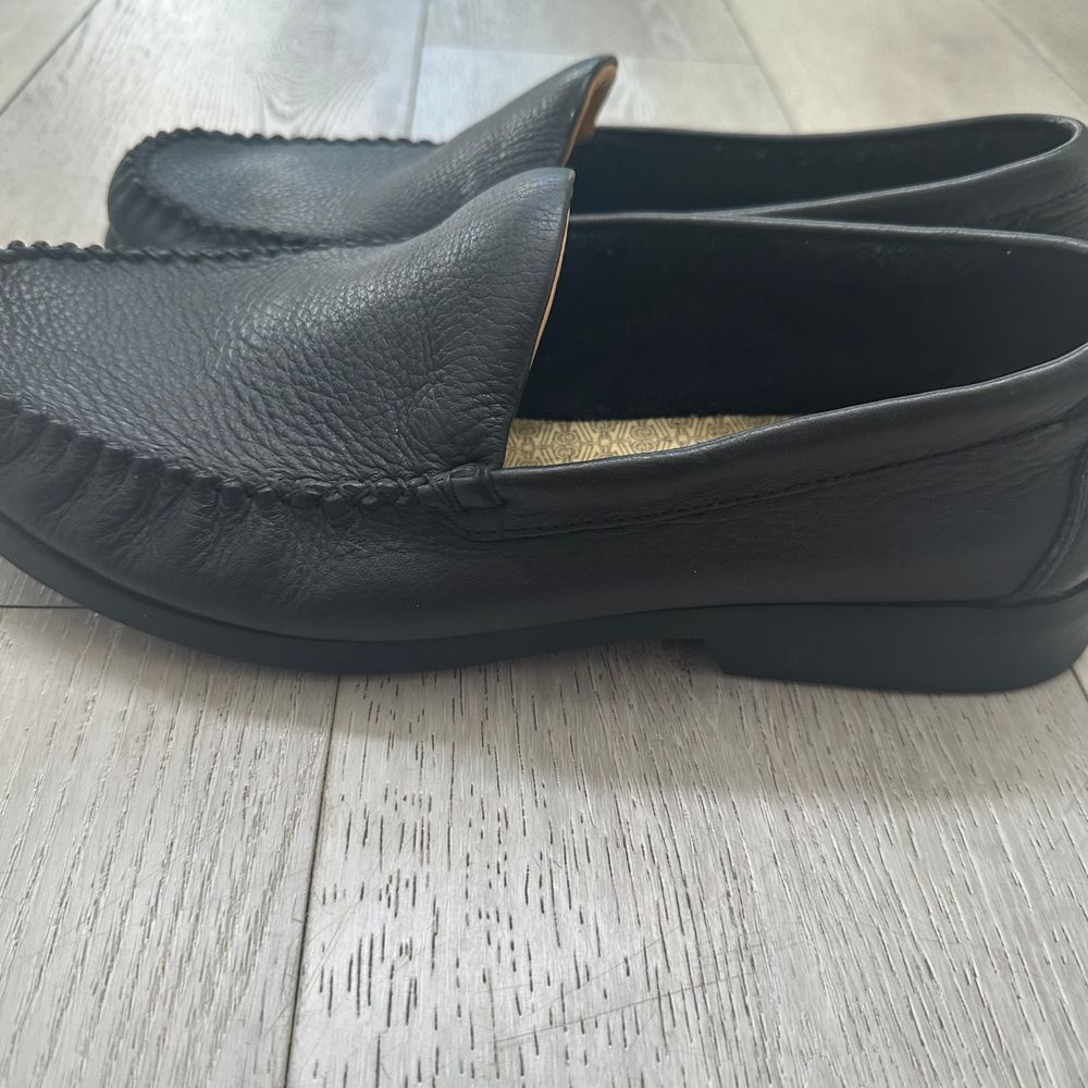 The Walking Company men's black leather loafers size 45 business casual shoe