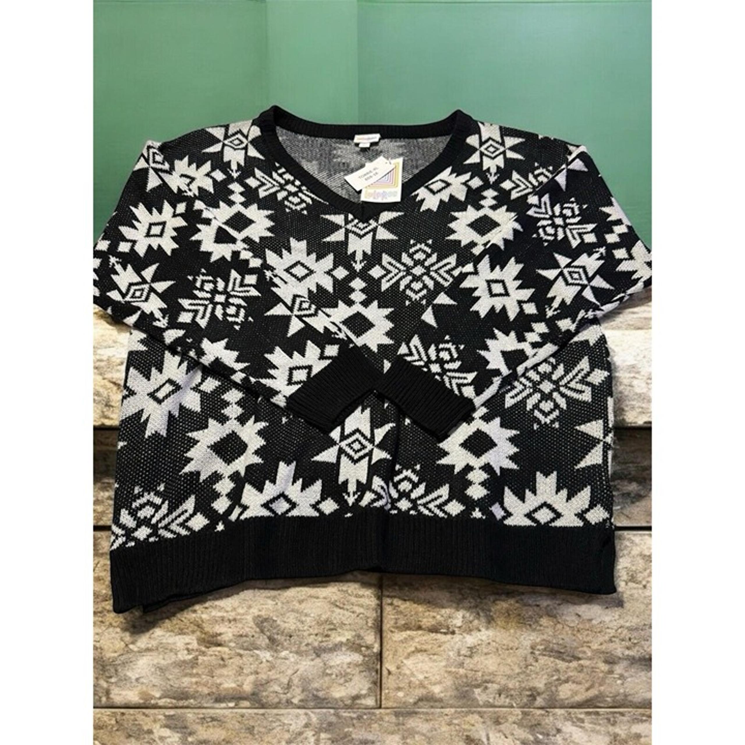 LulaRoe Sweater XL Torrie V-Neck Black White Aztec Stars NWT