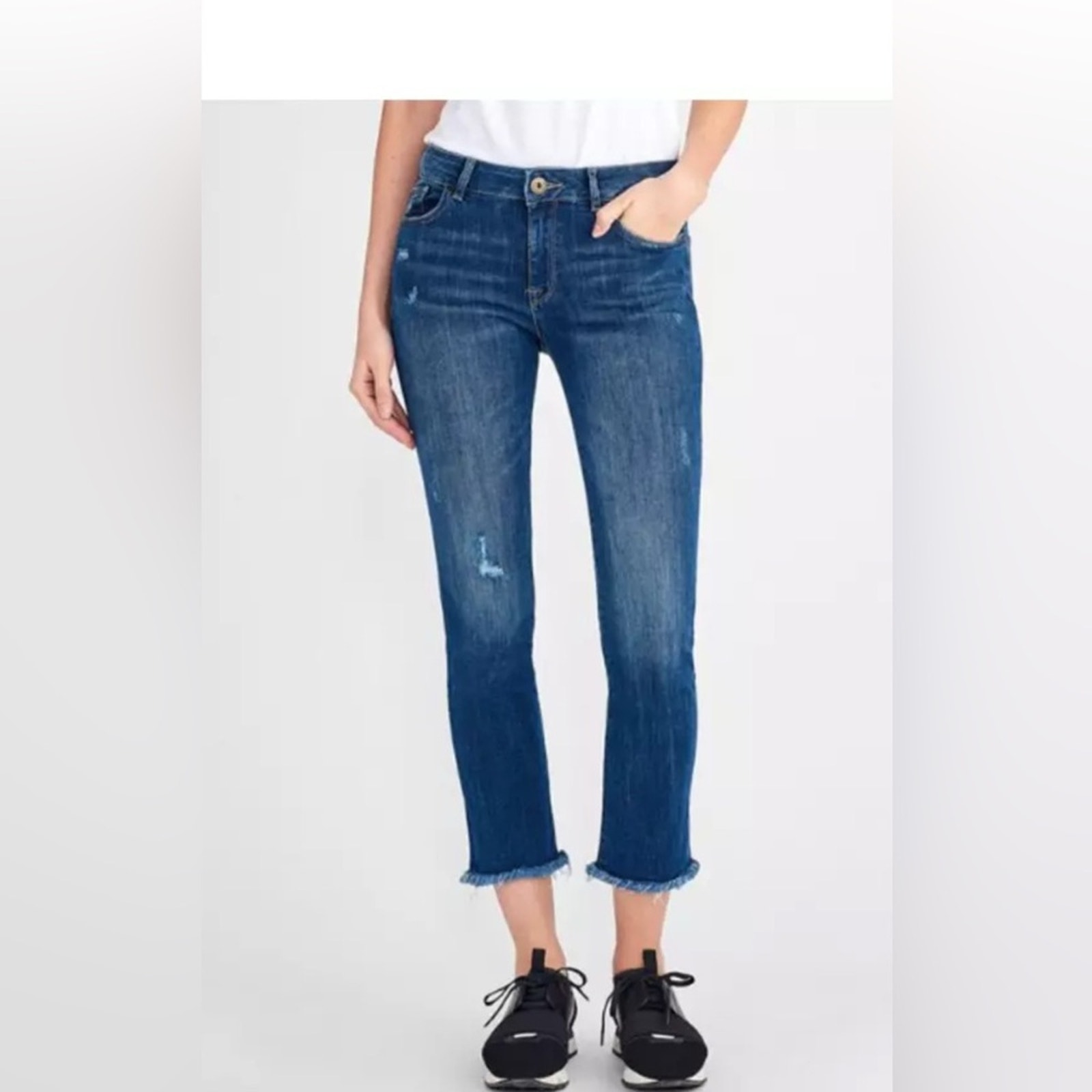 DL1961 high rise straight Mara ankle ravine jeans 28 dark wash jeans frayed edge