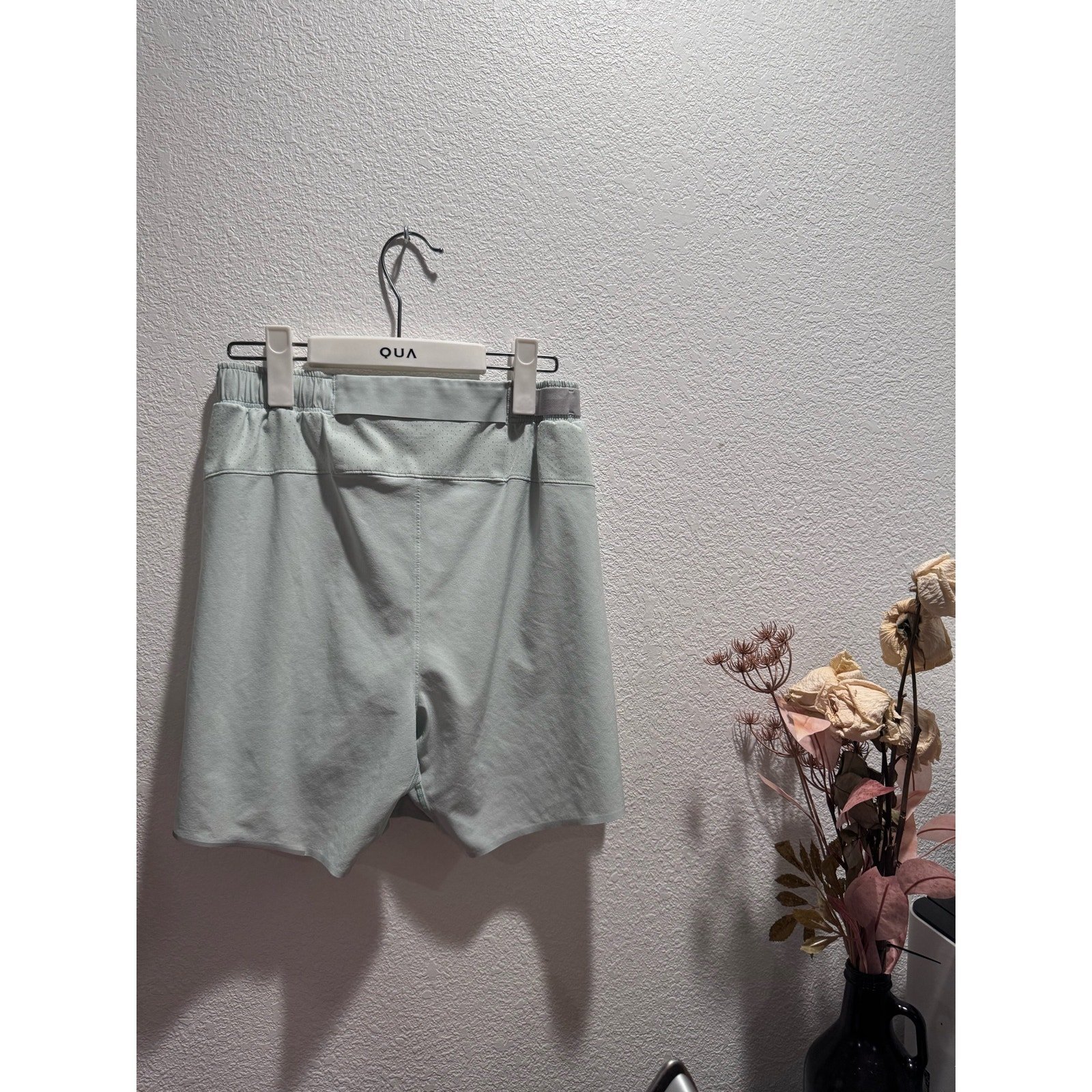 EUC Lululemon Men short 6 mint Green