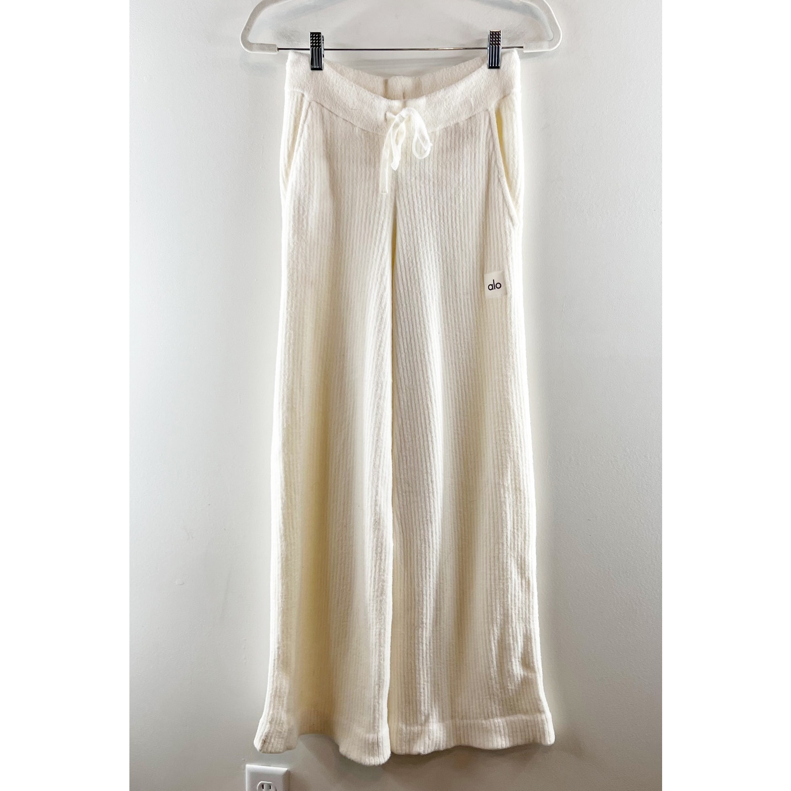 Alo Yoga Snuggle Up Sweater High Waisted Wide Leg Pants Ivory White XS