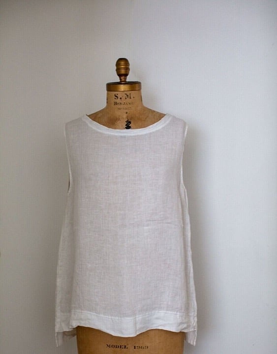 Lands Downunder white tank top size L