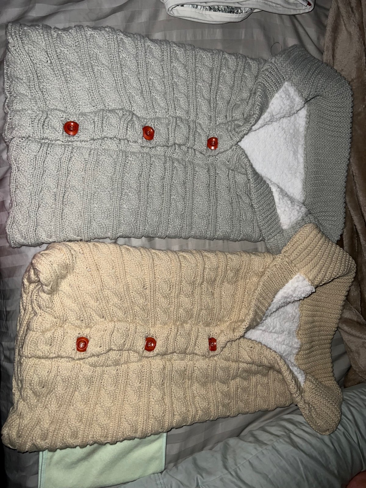 Baby swaddles