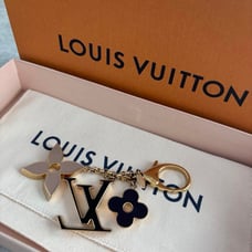LOUIS VUITTON Key Chain
