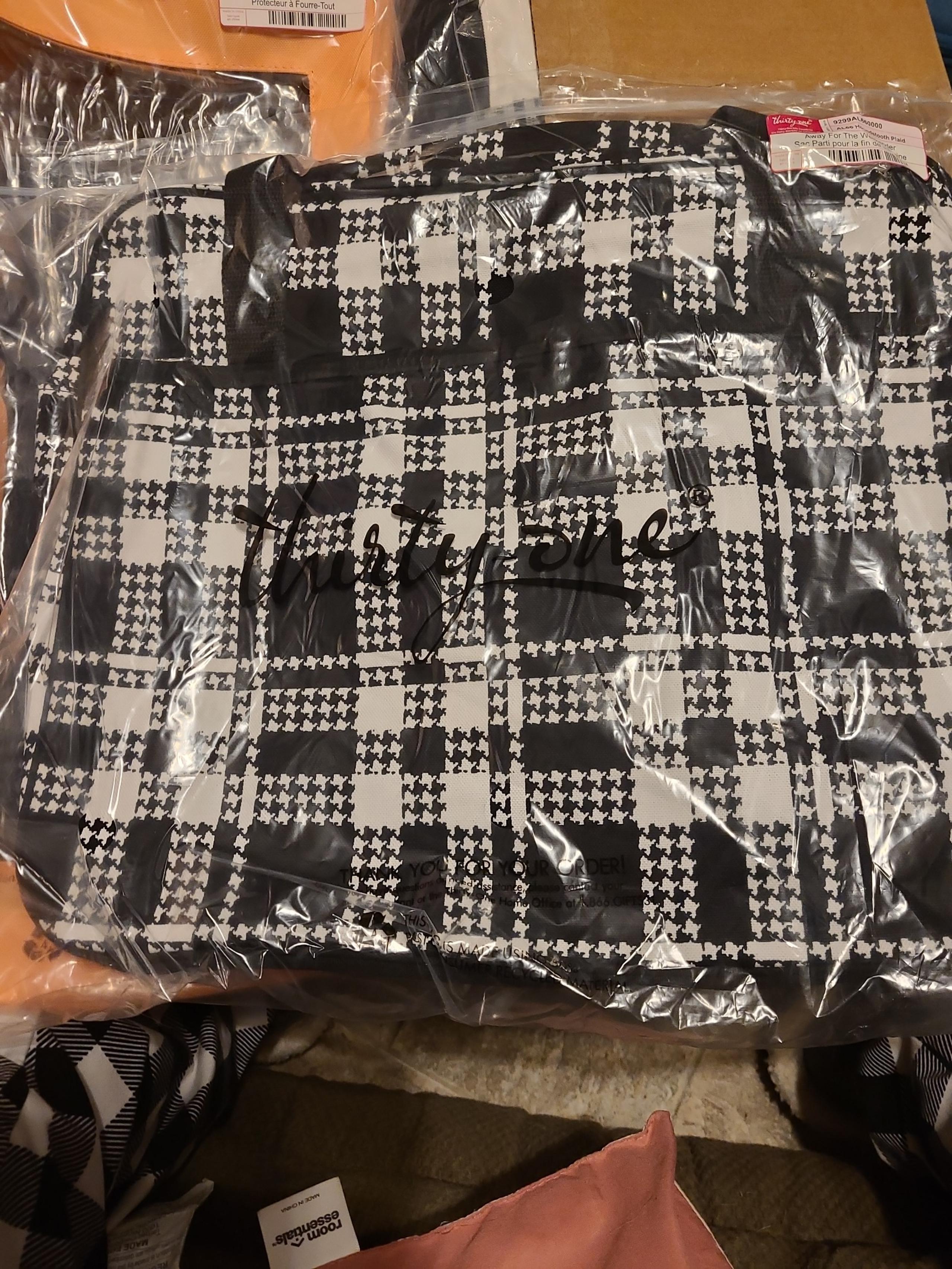 Thirty-One away for weekend tote