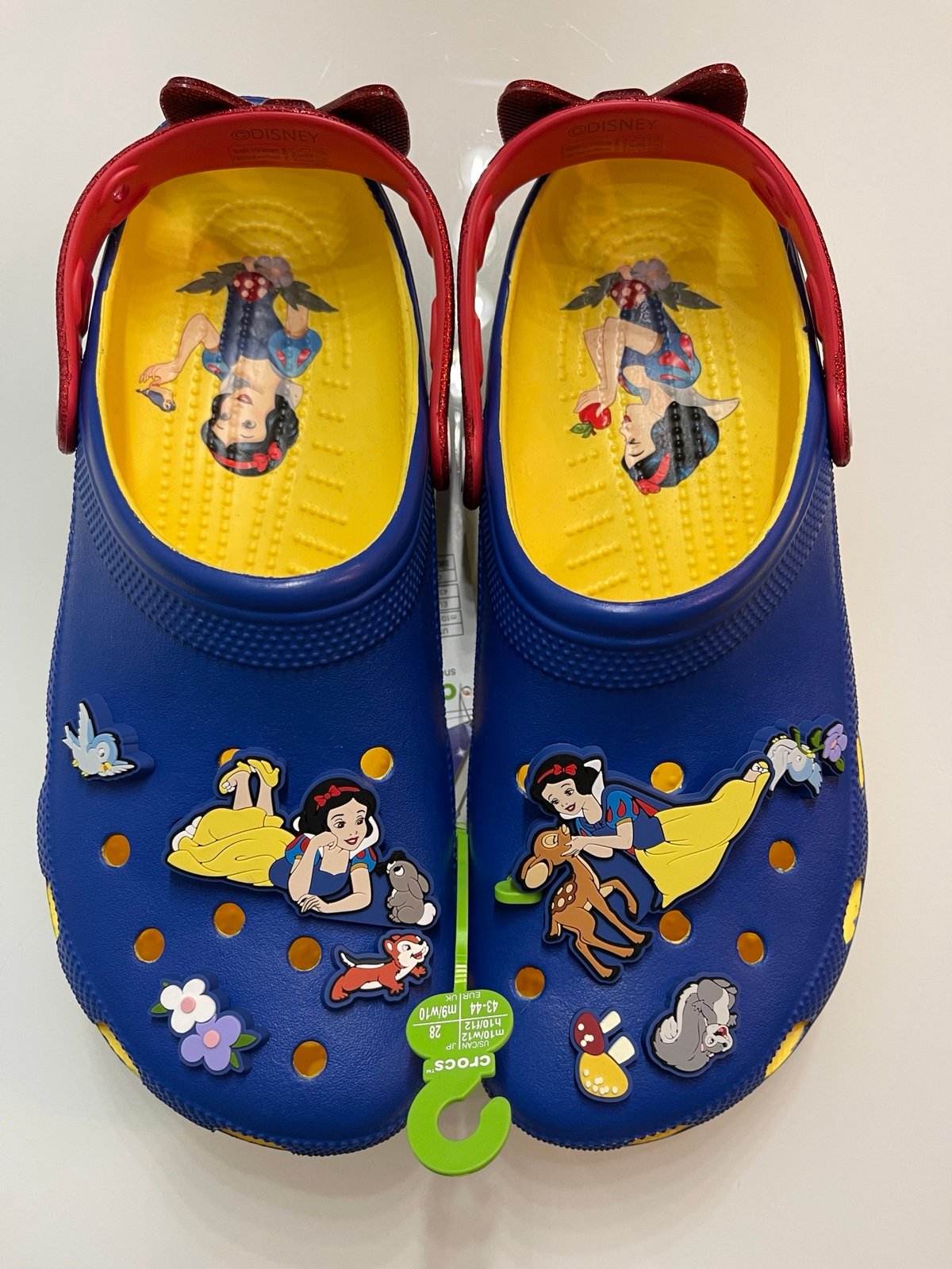 Disney Snow White x crocs collab BRAND NEW M6/W8