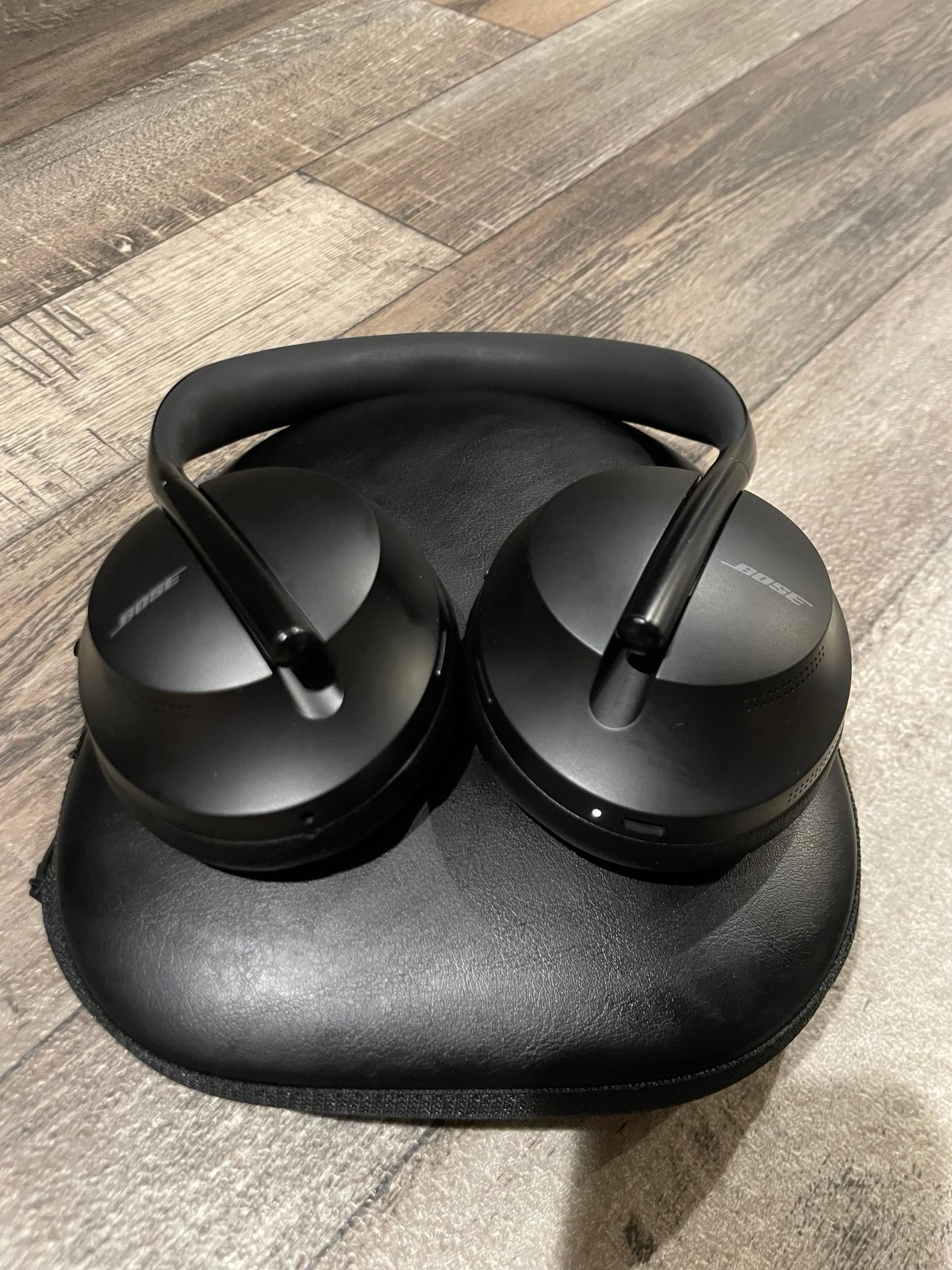Bose Noise Cancelling Wireless Bluetooth Headphones 700, Black
