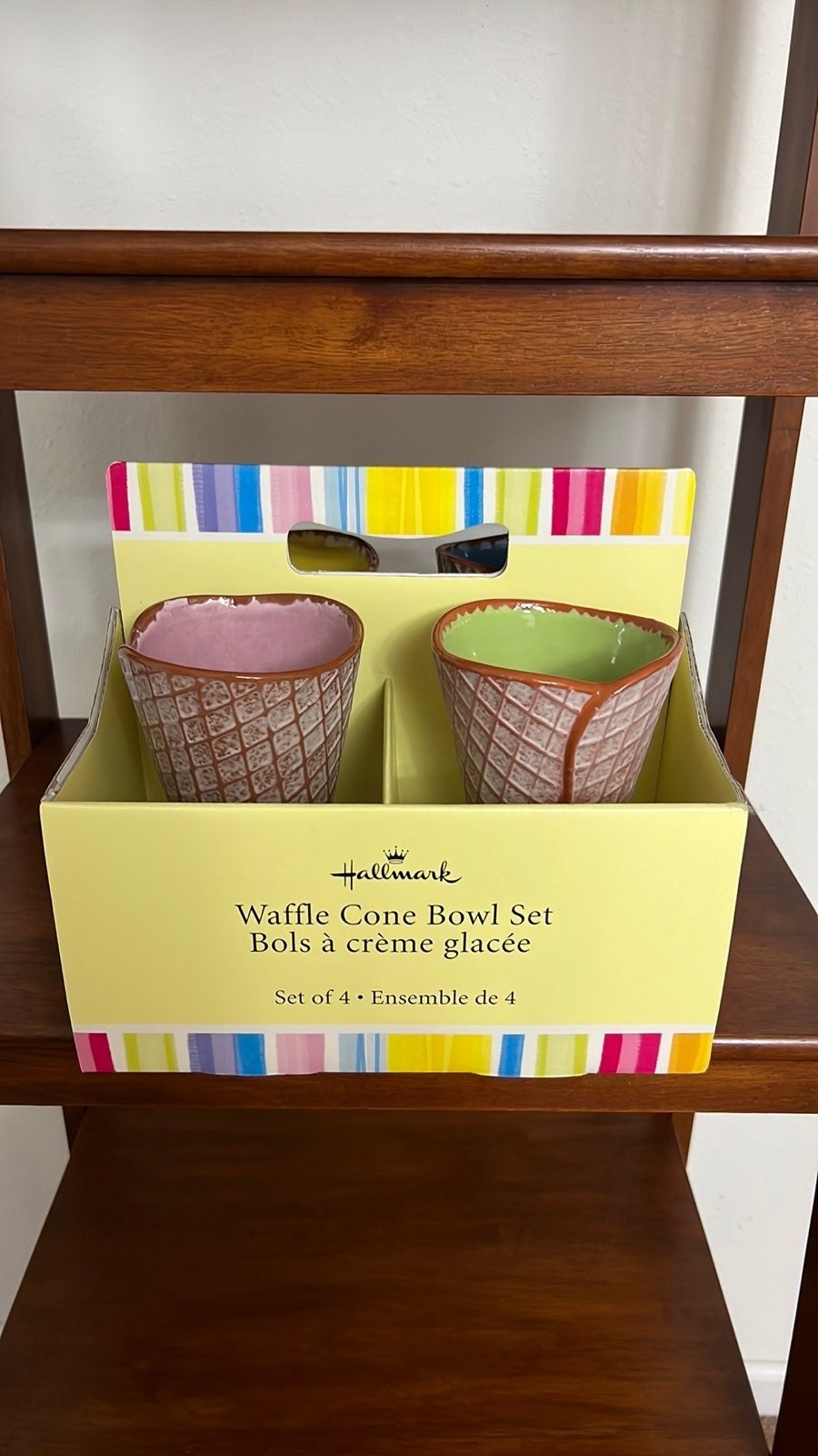 NIB Hallmark Waffle Cone Bowl Set of 4